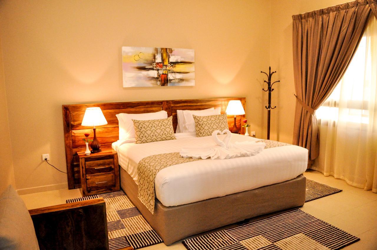 Ewan Grand Resort Ajman Esterno foto