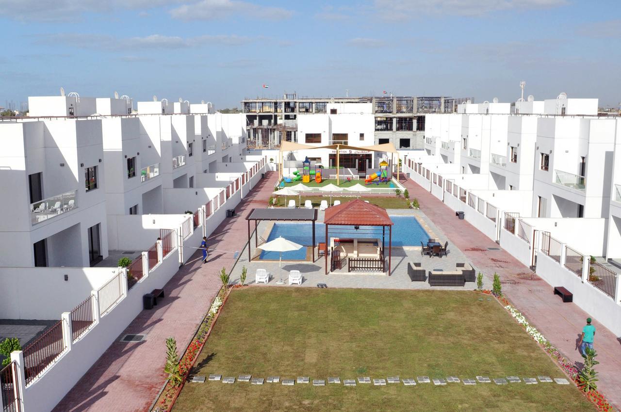 Ewan Grand Resort Ajman Esterno foto