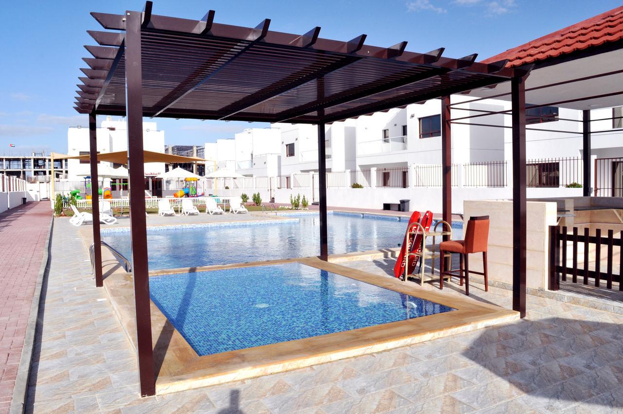 Ewan Grand Resort Ajman Esterno foto