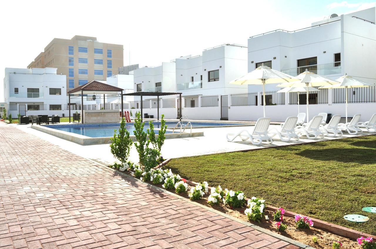 Ewan Grand Resort Ajman Esterno foto