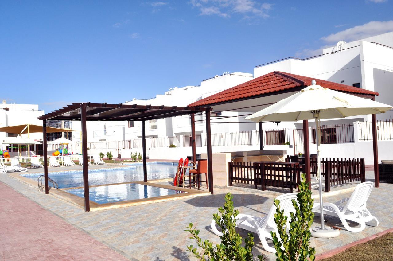 Ewan Grand Resort Ajman Esterno foto