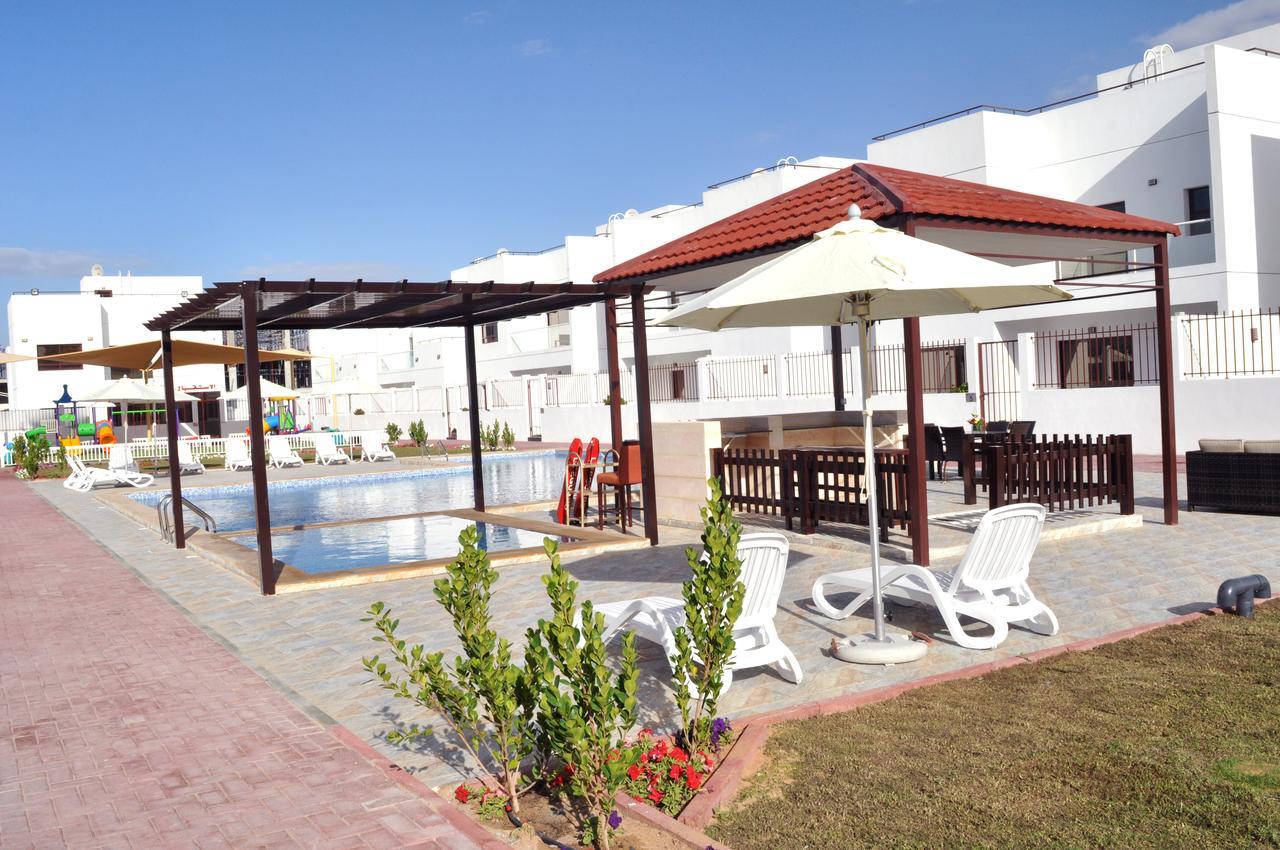Ewan Grand Resort Ajman Esterno foto