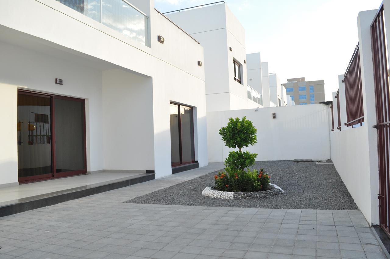 Ewan Grand Resort Ajman Esterno foto