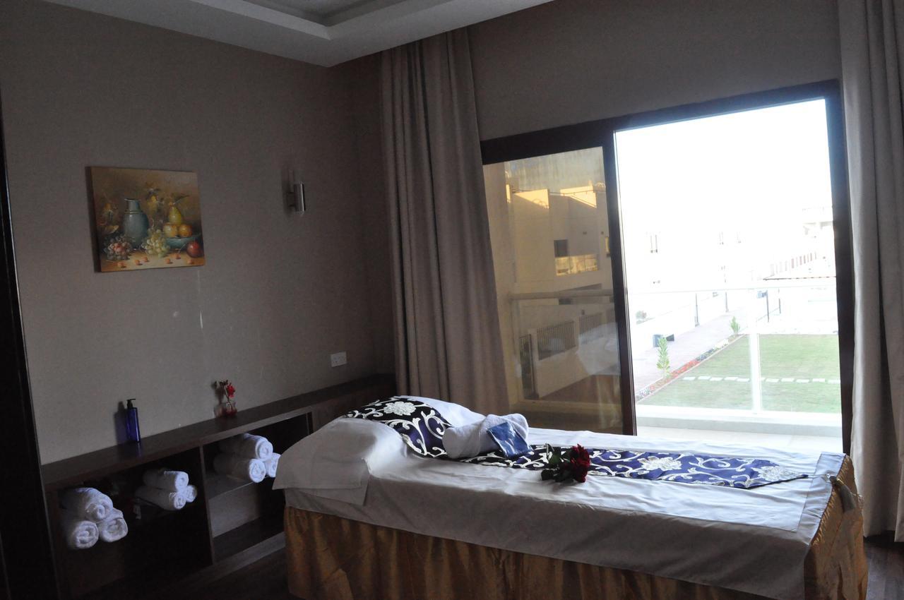 Ewan Grand Resort Ajman Esterno foto